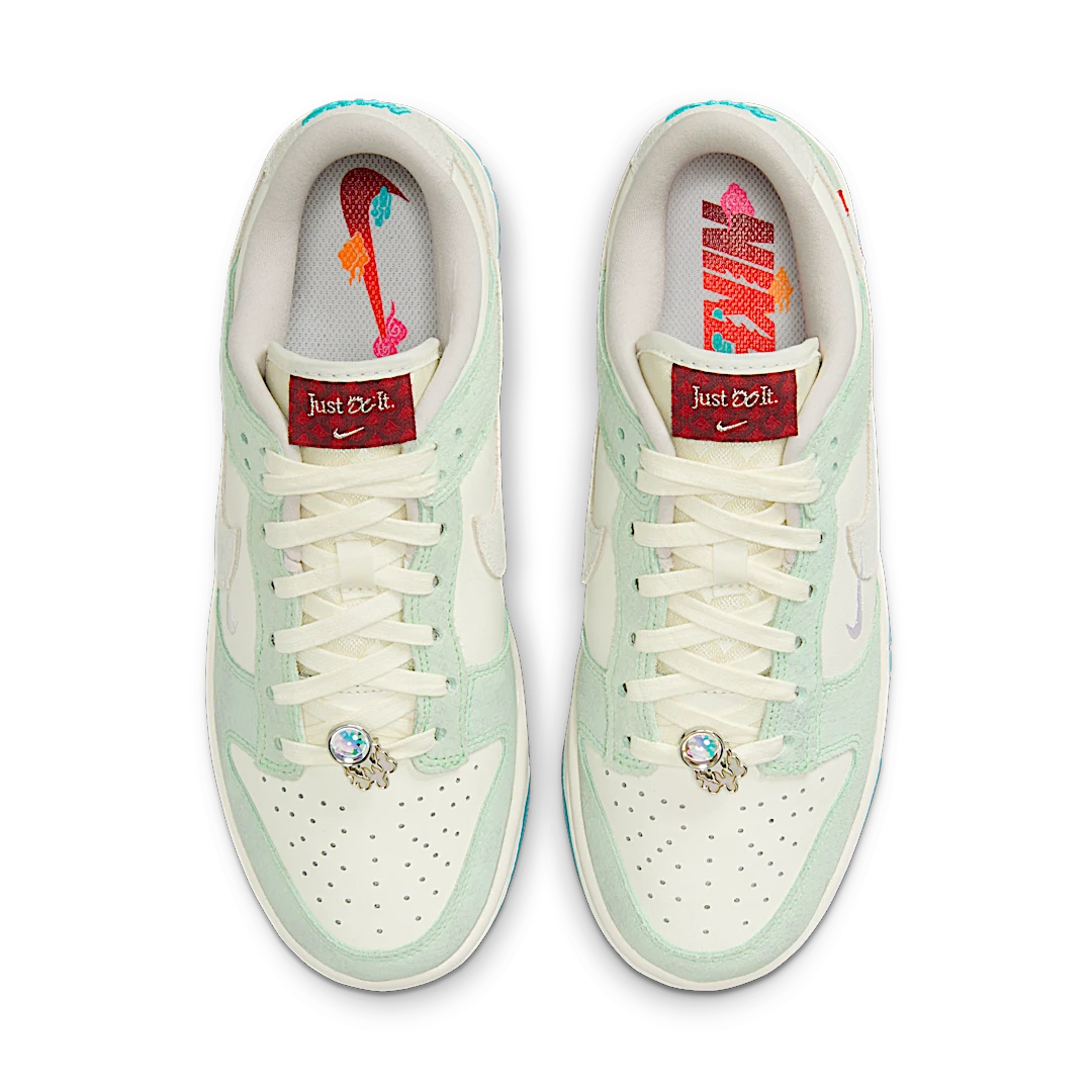 Overkicks - Nike Dunk Low LX Year of the Dragon (2024) (FZ5065-111) - vista trasera
