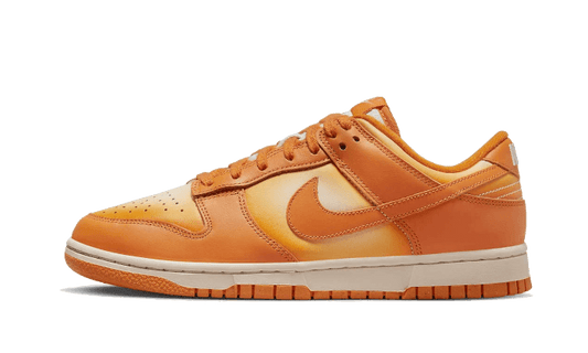 Overkicks - Nike Dunk Low Magma Orange (DX2953-800) - vista lateral