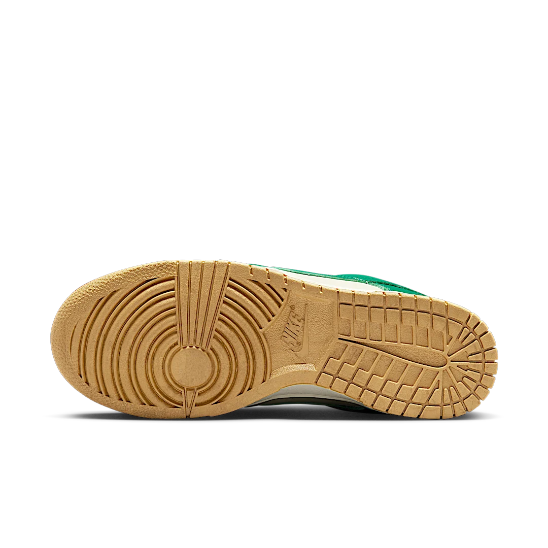 Overkicks - Nike Dunk Low Malachite University Gold (FB7173-131) - detalle suela
