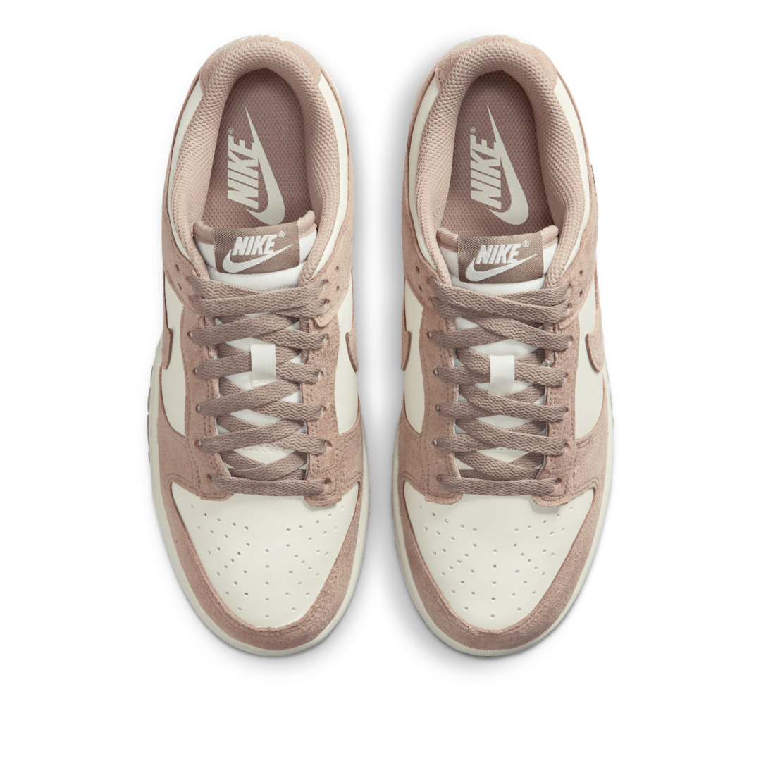 Overkicks - Nike Dunk Low Malt Gold Mini Swoosh (IB4417-105) - par completo