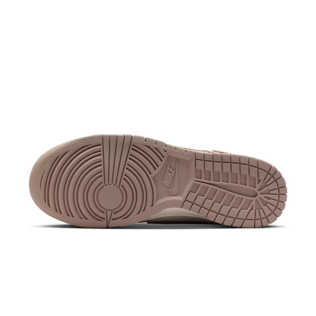 Overkicks - Nike Dunk Low Malt Gold Mini Swoosh (IB4417-105) - detalle suela