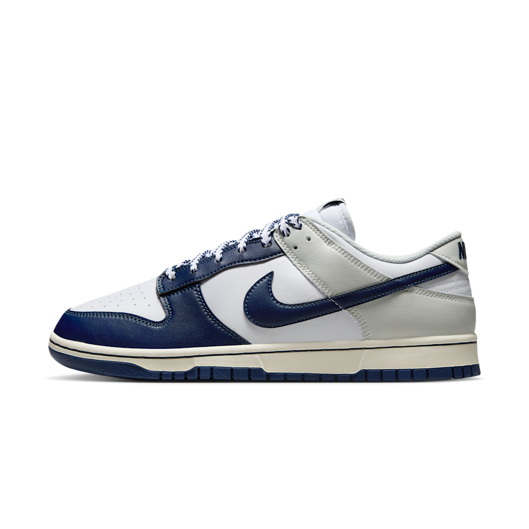 Overkicks - Nike Dunk Low New York Yankees (IM2222-101) - vista lateral