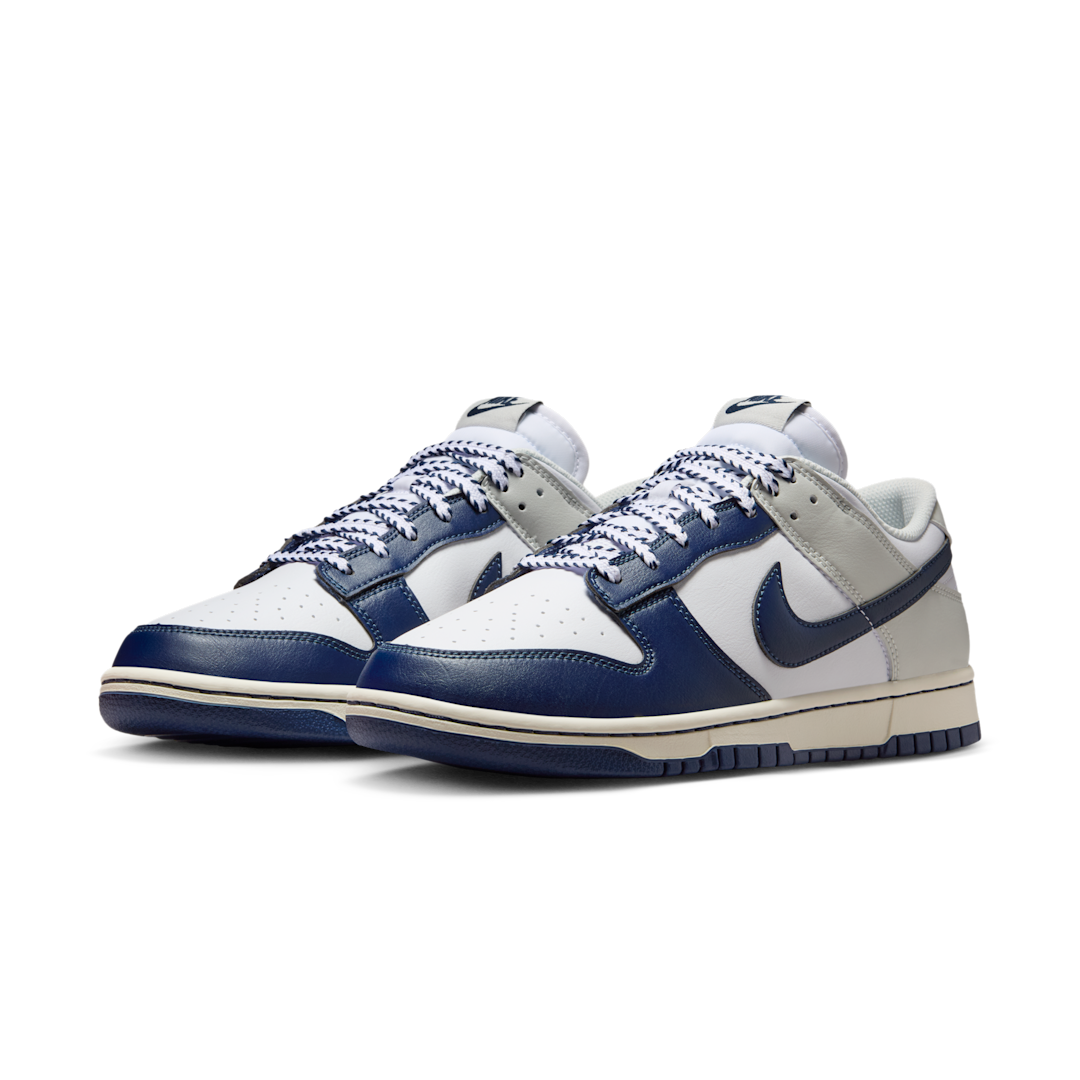 Overkicks - Nike Dunk Low New York Yankees (IM2222-101) - vista trasera
