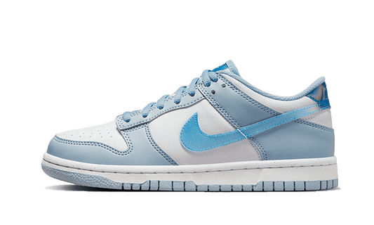 Overkicks - Nike Dunk Low Next Nature Blue Whisper Iridescent (FJ4668-400) - vista lateral