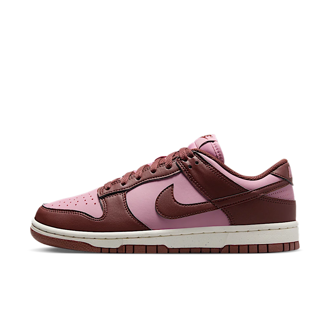 Overkicks - Nike Dunk Low Next Nature Dark Pony Elemental Pink (DD1873-114) - vista lateral