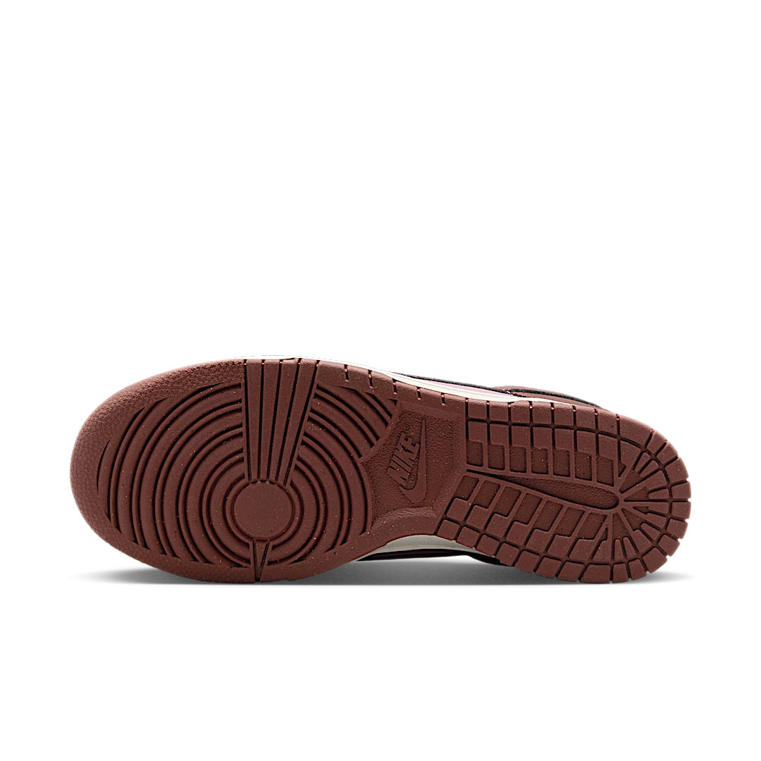 Overkicks - Nike Dunk Low Next Nature Dark Pony Elemental Pink (DD1873-114) - detalle suela