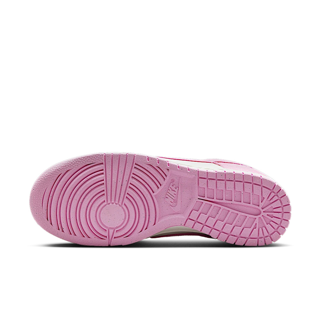 Overkicks - Nike Dunk Low Next Nature Pink Rise Sail (HJ7673-101) - detalle suela