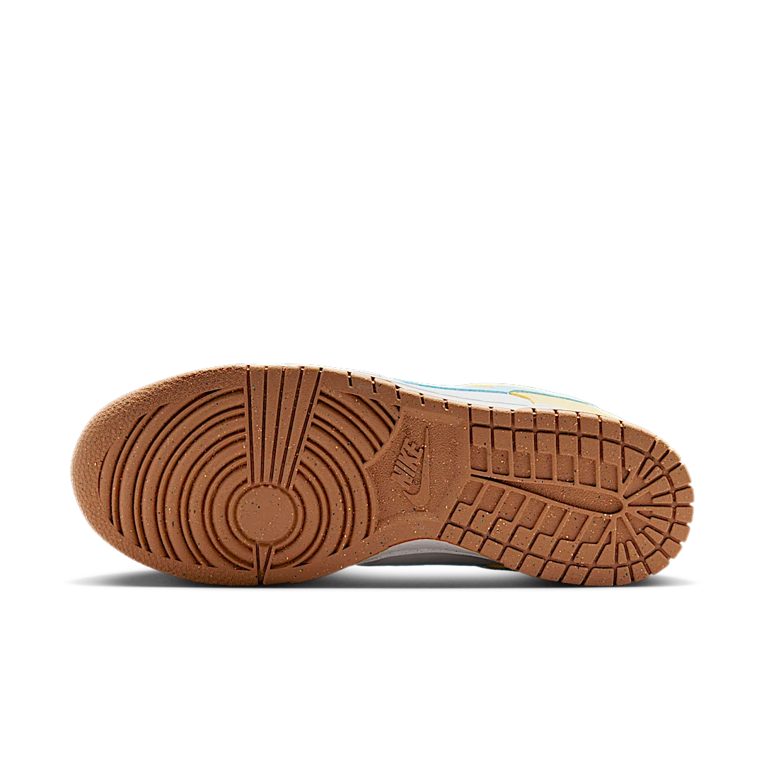 Overkicks - Nike Dunk Low Next Nature Soft Yellow Alabaster (FZ4347-100) - detalle suela