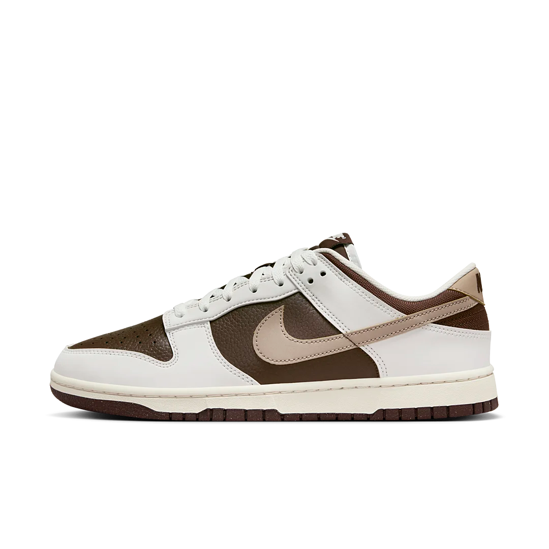 Overkicks - Nike Dunk Low Next Nature Summit White Baroque Brown (HF4292-100) - vista lateral