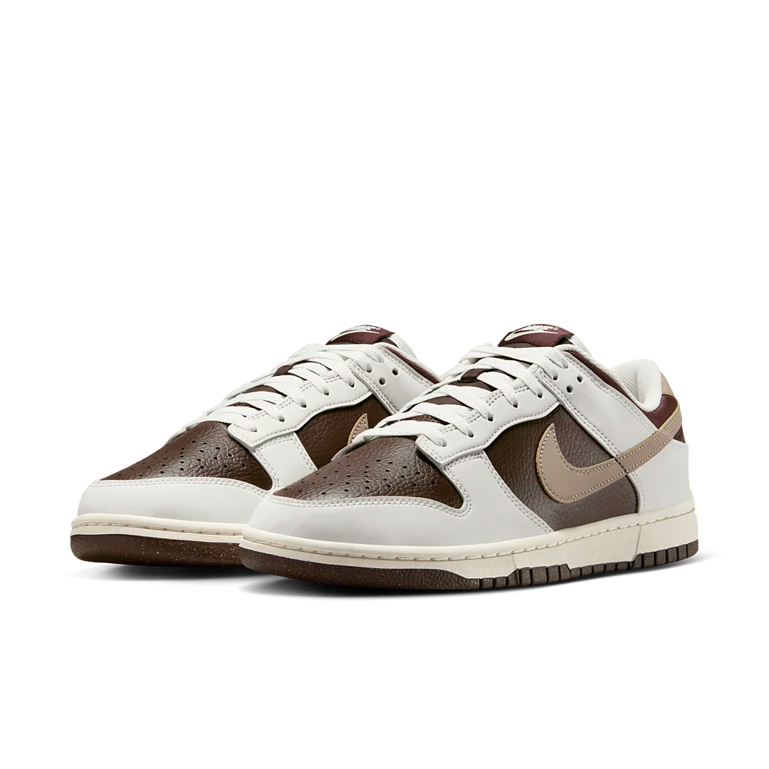 Overkicks - Nike Dunk Low Next Nature Summit White Baroque Brown (HF4292-100) - vista trasera