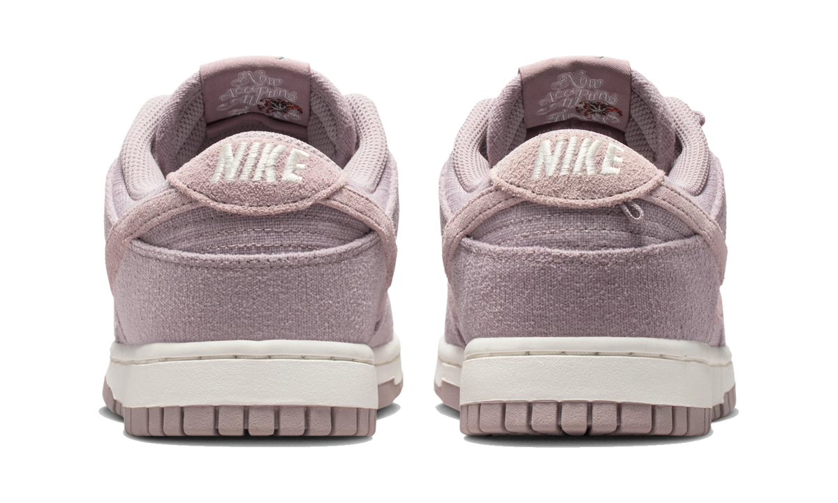 Overkicks - Nike Dunk Low Now Accepting All Flowers Black (IQ0386-226) - detalle talón