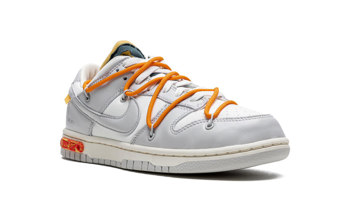 Overkicks - Nike Dunk Low Off-White Lot 44 (DM1602-104) - detalle etiqueta