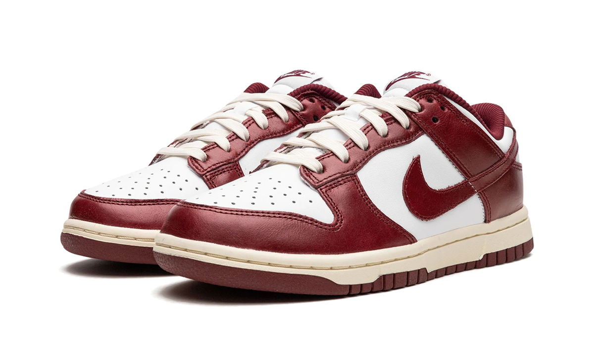 Overkicks - Nike Dunk Low PRM Vintage Team Red (FJ4555-100) - vista trasera