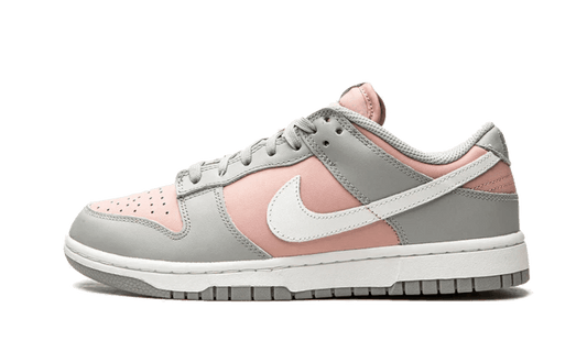 Overkicks - Nike Dunk Low Pink Oxford (DM8329-600) - vista lateral