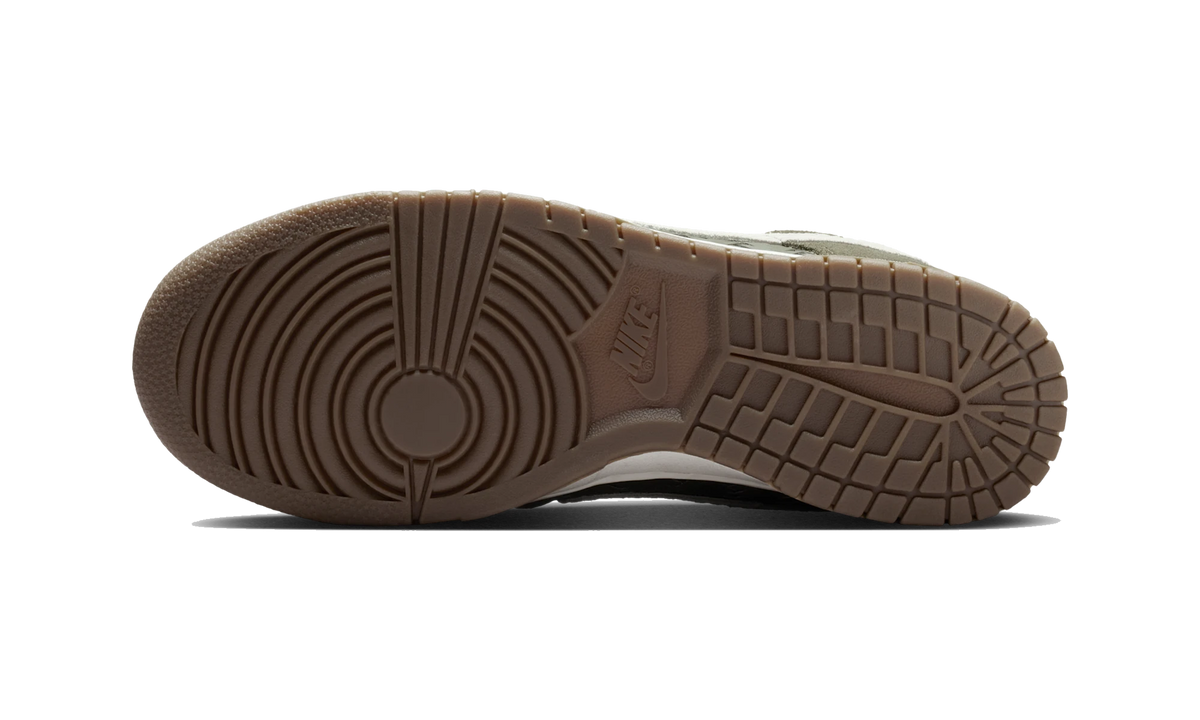 Overkicks - Nike Dunk Low Premium SE Woven Medium Olive Gum (IB6161-200) - par completo