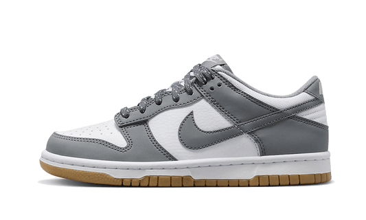 Overkicks - Nike Dunk Low Reflective Grey (FV0374-100) - vista lateral