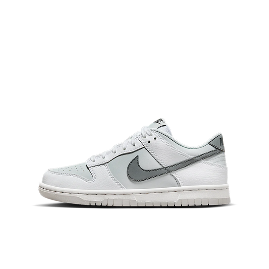 Overkicks - Nike Dunk Low Reflective Swoosh White (FV0365-100) - vista lateral