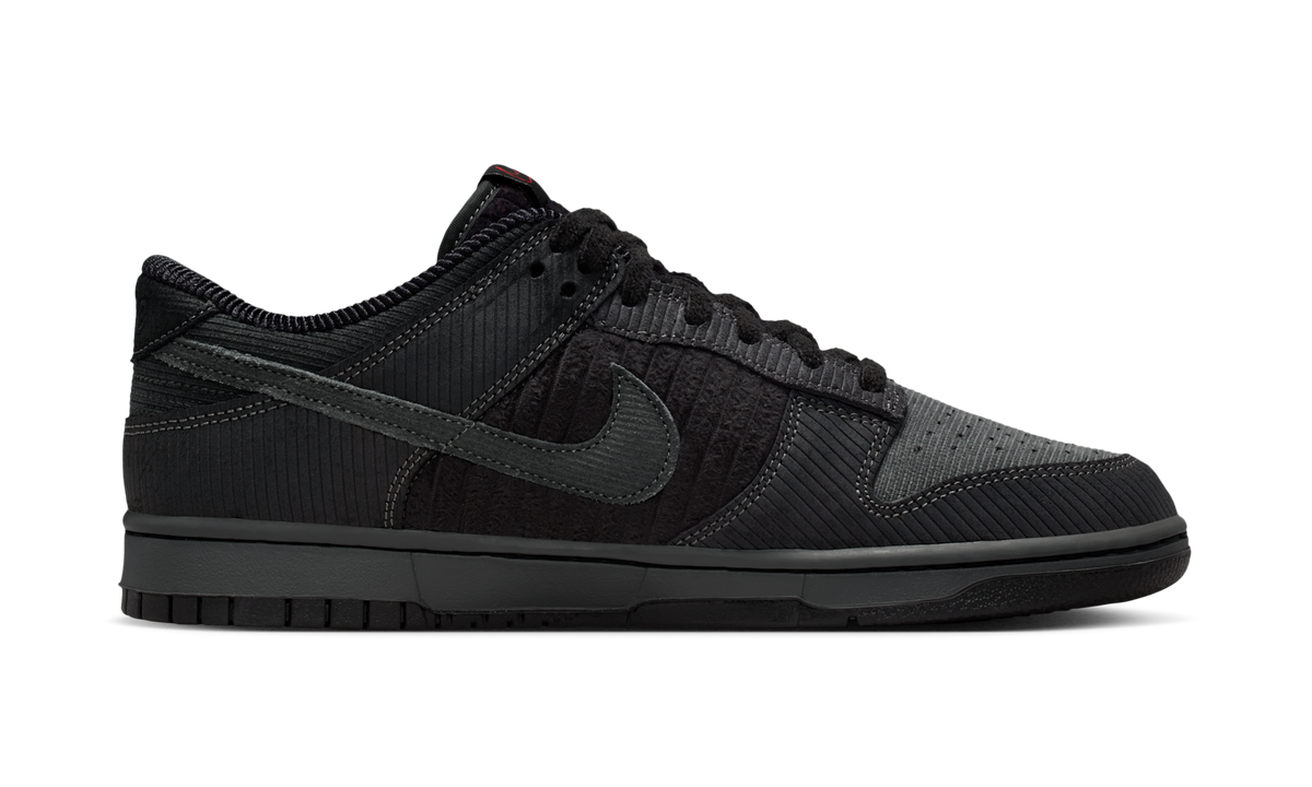 Overkicks - Nike Dunk Low Retro Premium Black Corduroy (IB7746-001) - detalle suela