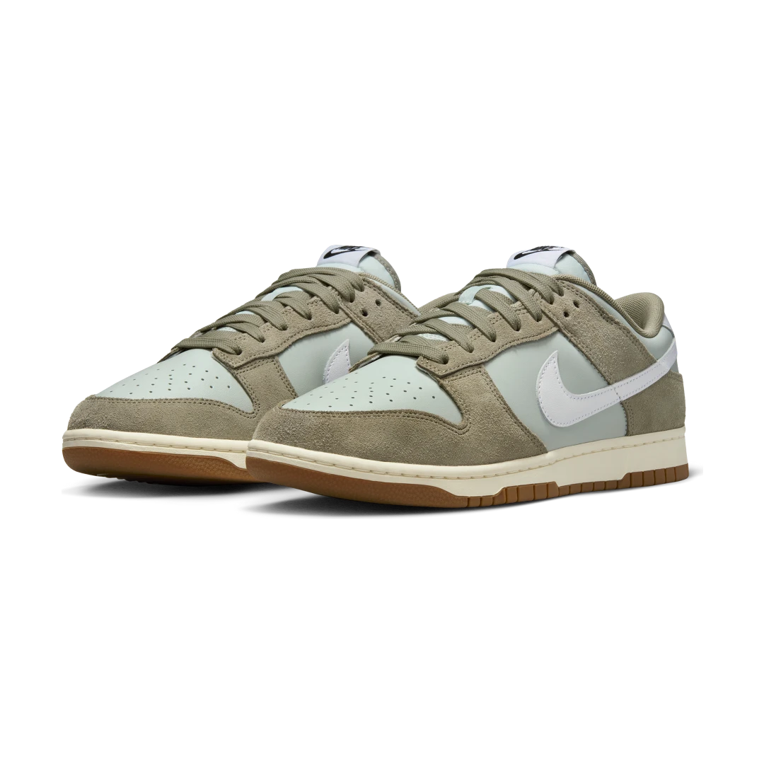 Overkicks - Nike Dunk Low Retro SE Light Silver Light Army Sail White (IB6399-002) - vista trasera