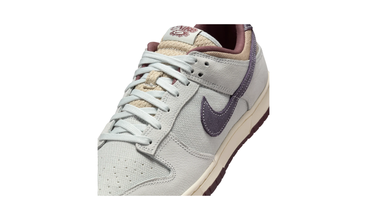 Overkicks - Nike Dunk Low Retro SE Off White Moon Particle Dark Raisin (IB6752-100) - detalle lateral interior