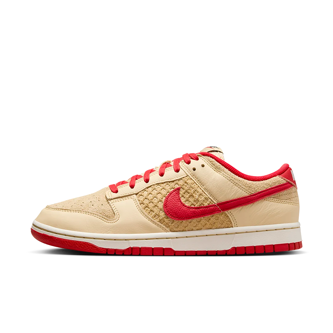 Overkicks - Nike Dunk Low Retro SE Strawberry Waffle (HJ9100-294) - vista lateral
