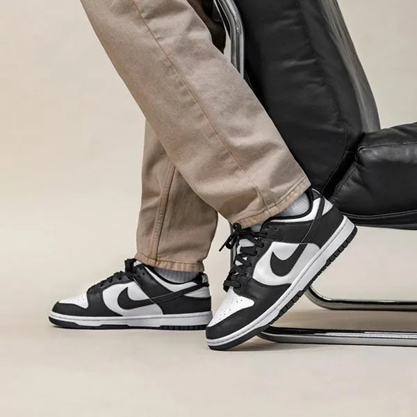 Overkicks - Nike Dunk Low Retro White Black Panda (GS) (CW1590-100) - imagen 2