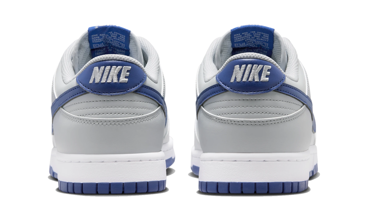 Overkicks - Nike Dunk Low Retro White Deep Royal Wolf Grey (HF5441-118) - detalle talón