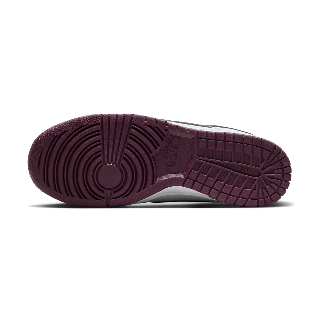 Overkicks - Nike Dunk Low Retro White Night Maroon (DV0831-102) - detalle suela