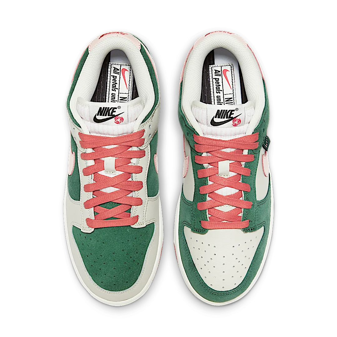 Overkicks - Nike Dunk Low SE All Petals United Fir Green (FN8923-061) - par completo