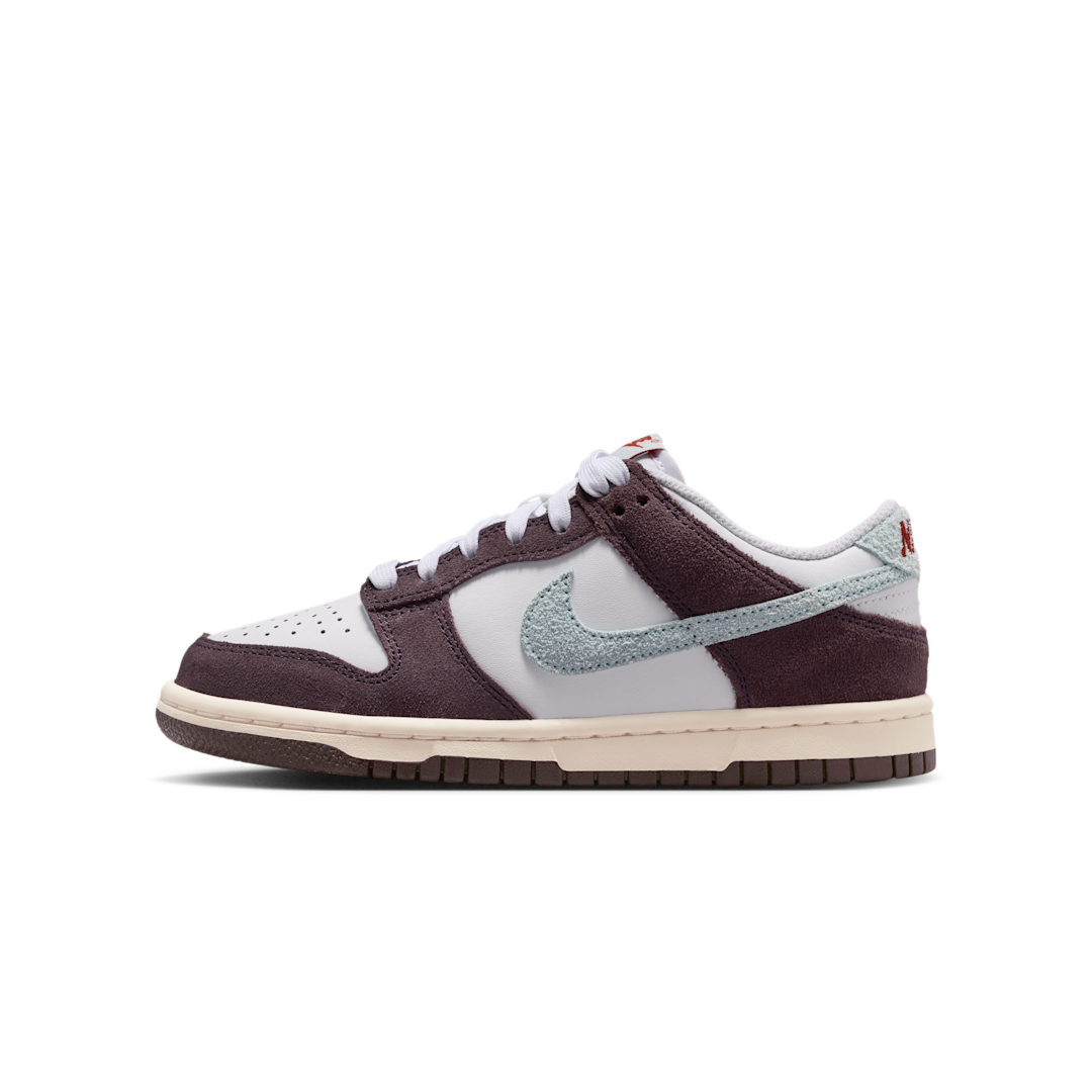 Overkicks - Nike Dunk Low SE Burgundy Ash Glacier Blue (GS) (IB5691-100) - vista lateral