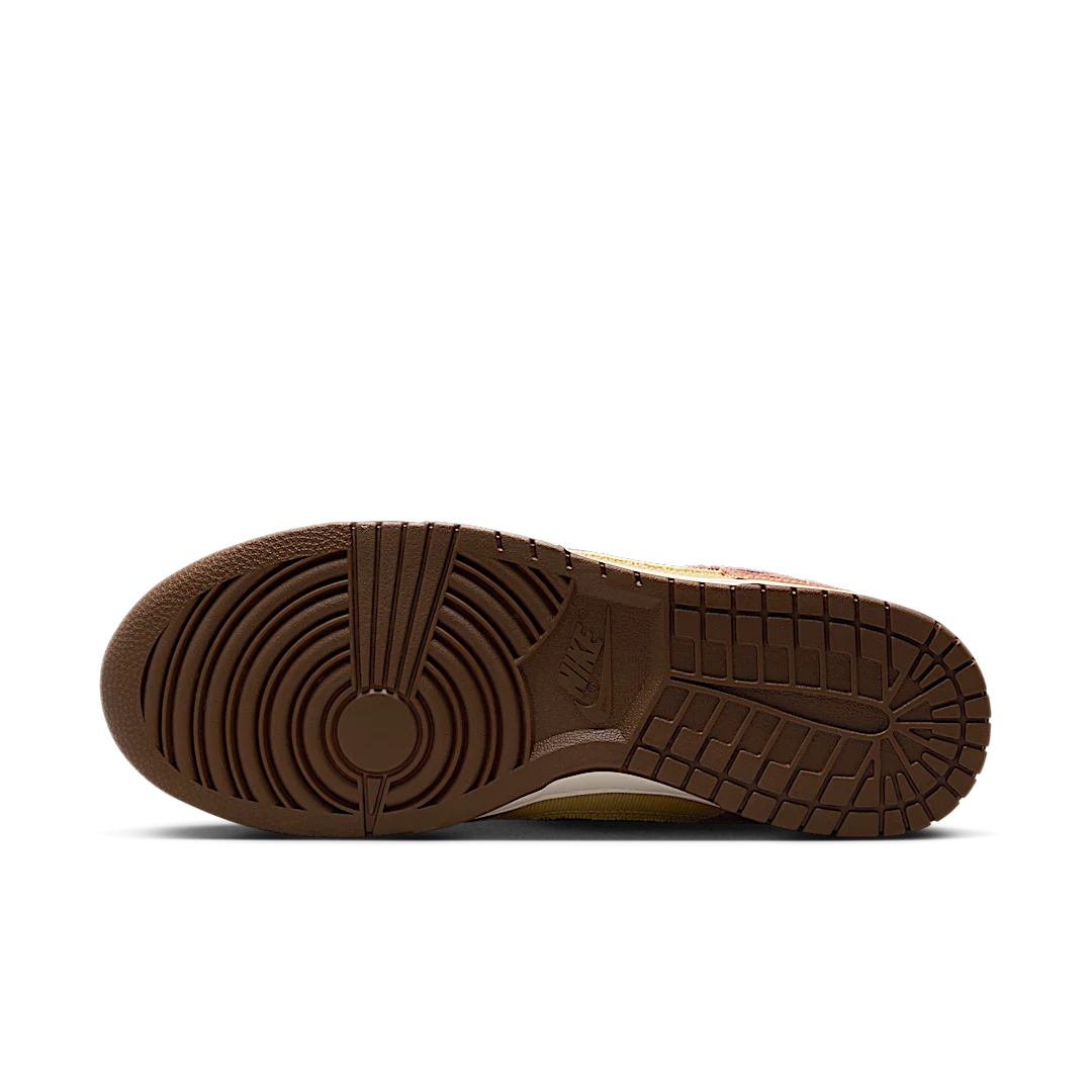 Overkicks - Nike Dunk Low SE Denim Dusted Clay (HF3141-200) - detalle suela