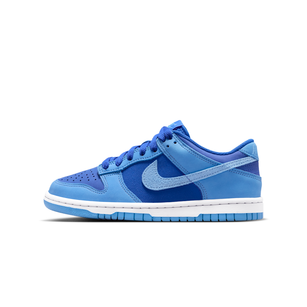 Overkicks - Nike Dunk Low SE Game Royal University Blue (IB5721-400) - vista lateral
