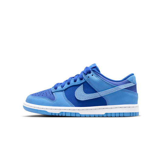 Overkicks - Nike Dunk Low SE Game Royal University Blue (IB5721-400) - vista lateral
