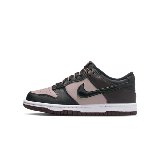 Overkicks - Nike Dunk Low SE Particle Rose Velvet Brown Black (HQ1957-600) - vista lateral