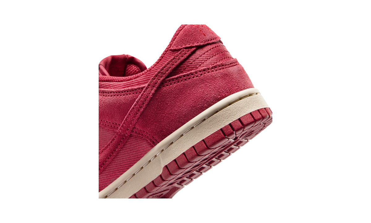 Overkicks - Nike Dunk Low SE Team Crimson (IB5691-600) - detalle