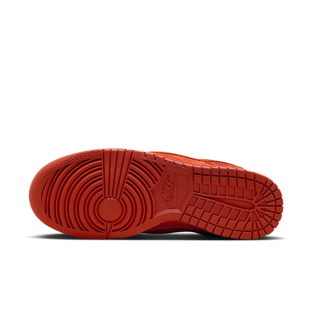 Overkicks - Nike Dunk Low SE Valley Of Fire (HV5756-633) - detalle suela