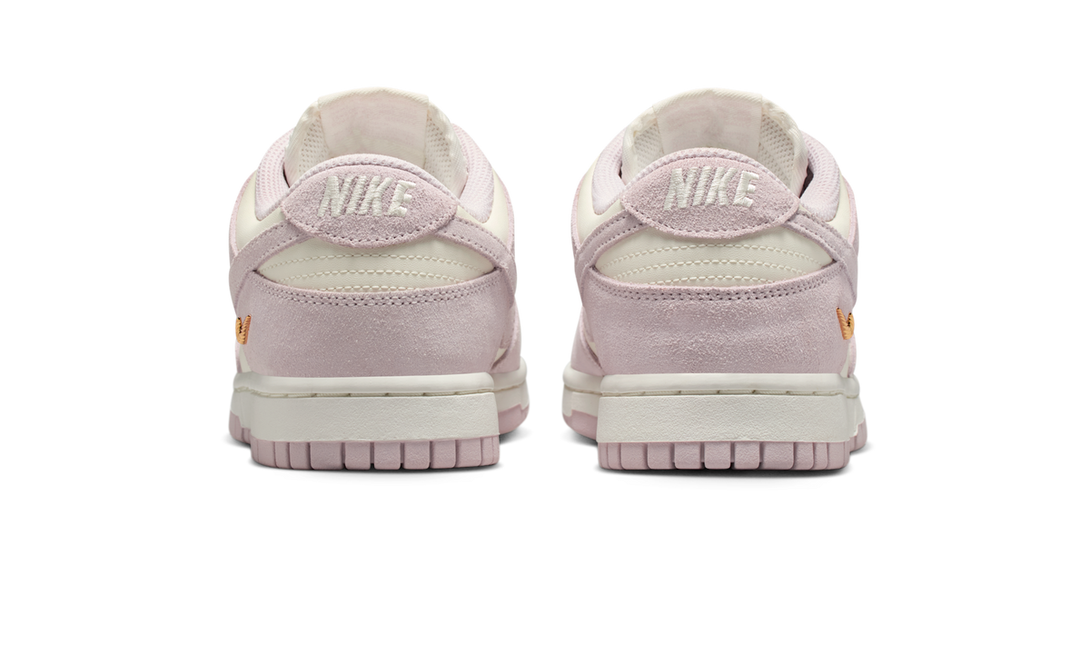 Overkicks - Nike Dunk Low Sail Pearl Pink (IO4244-100) - detalle talón