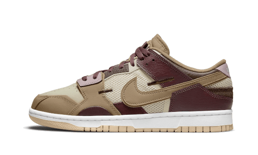 Overkicks - Nike Dunk Low Scrap Latte (DH7450-100) - vista lateral