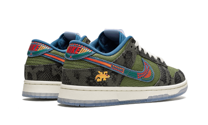Overkicks - Nike Dunk Low Siempre Familia (DO2160-335) - par completo