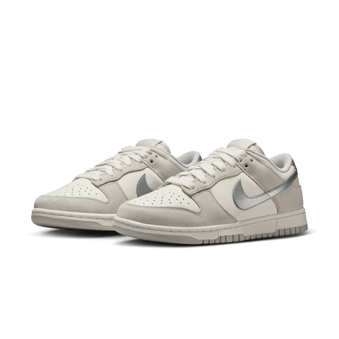 Overkicks - Nike Dunk Low Silver Swoosh (II7651-133) - vista trasera