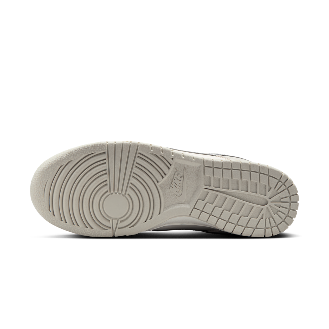 Overkicks - Nike Dunk Low Silver Swoosh (II7651-133) - detalle suela
