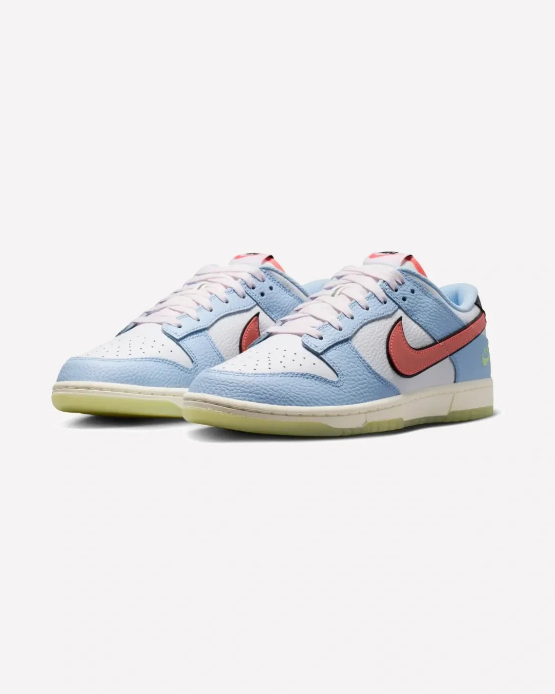 Overkicks - Nike Dunk Low Smiley Swoosh White Hydrogen Blue Crimson (IR0609-100) - vista trasera