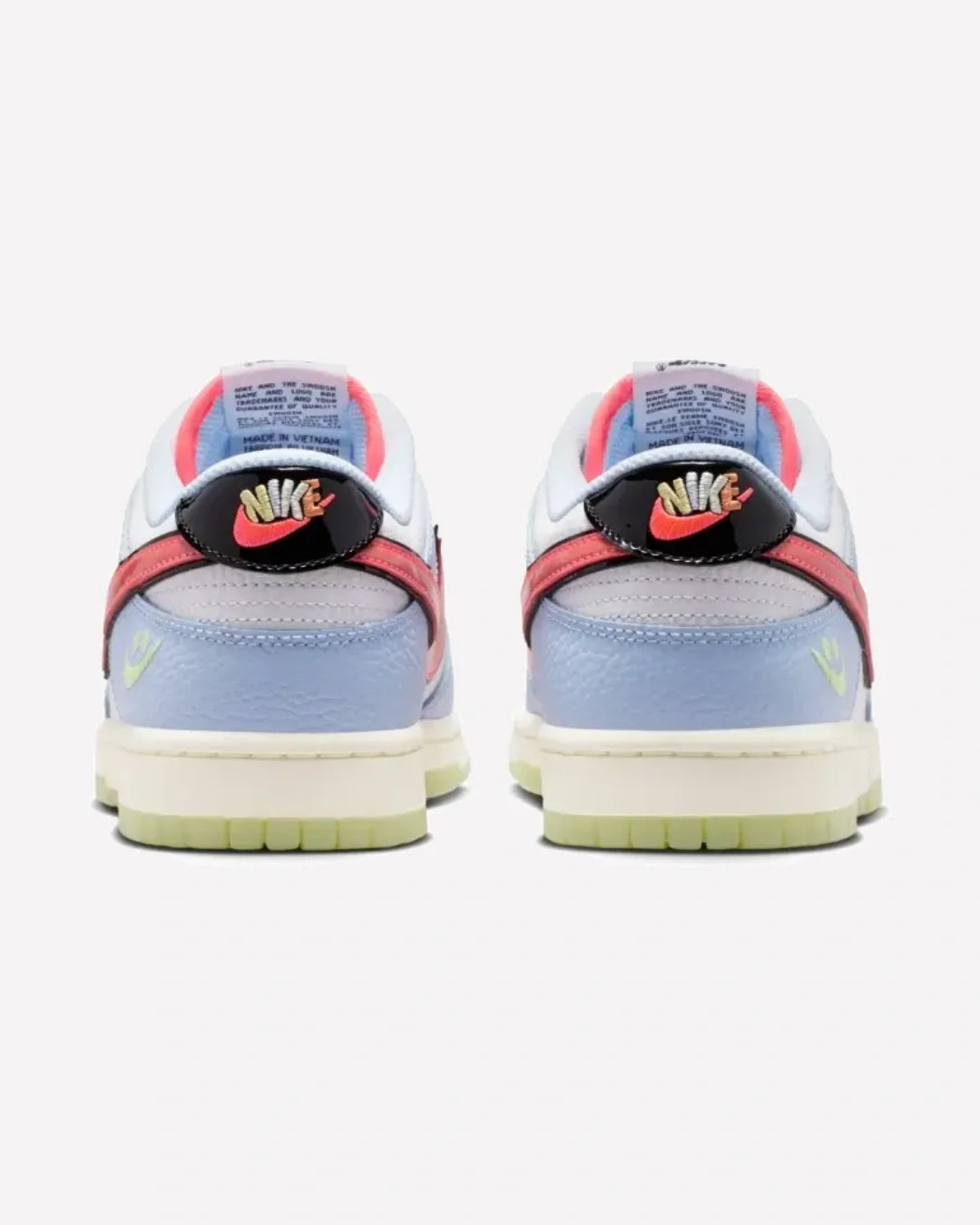 Overkicks - Nike Dunk Low Smiley Swoosh White Hydrogen Blue Crimson (IR0609-100) - detalle talon