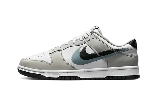 Overkicks - Nike Dunk Low Stencil Swoosh (FD0661-100) - vista lateral