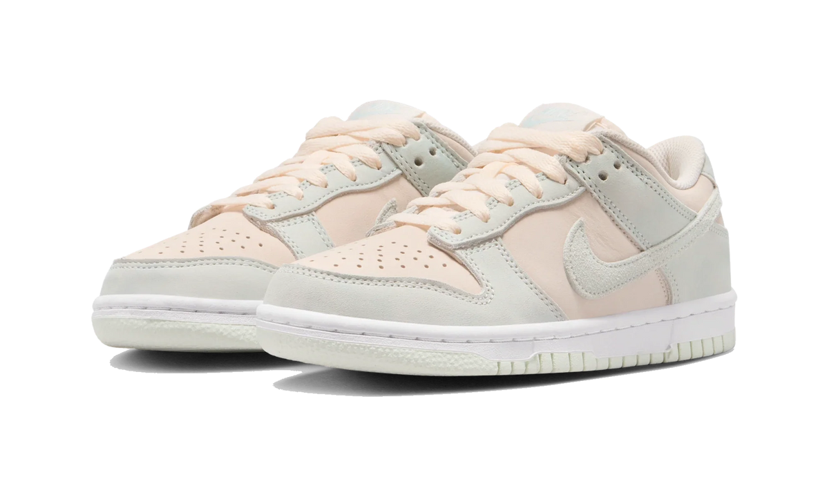 Overkicks - Nike Dunk Low Suede Chalk Barely Green (GS) (IH4574-100) - imagen 2