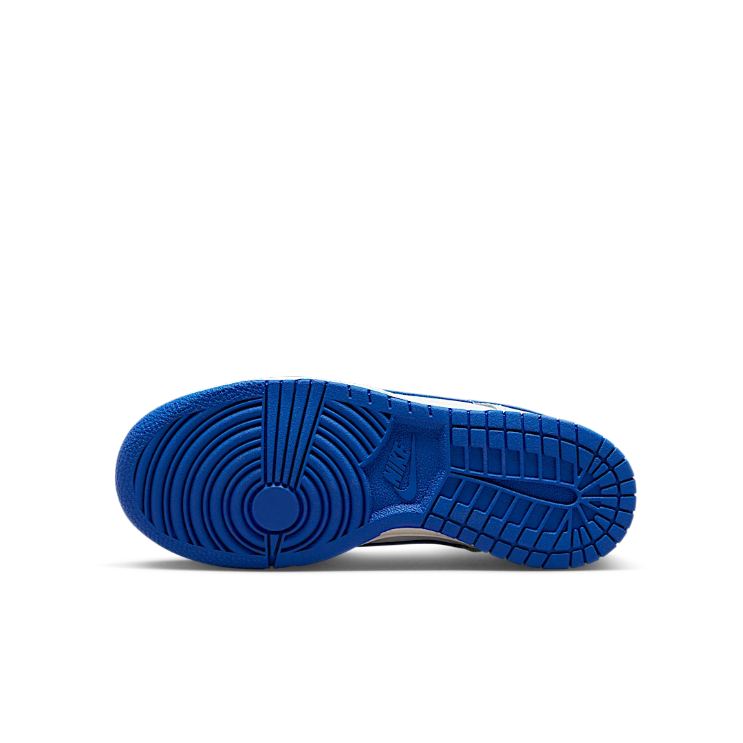Overkicks - Nike Dunk Low Summit White Hyper Royal (DH9765-105) - detalle suela