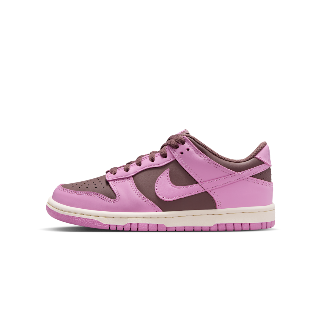 Overkicks - Nike Dunk Low Tattoo Light Magenta (GS) (FB9109-500) - vista lateral