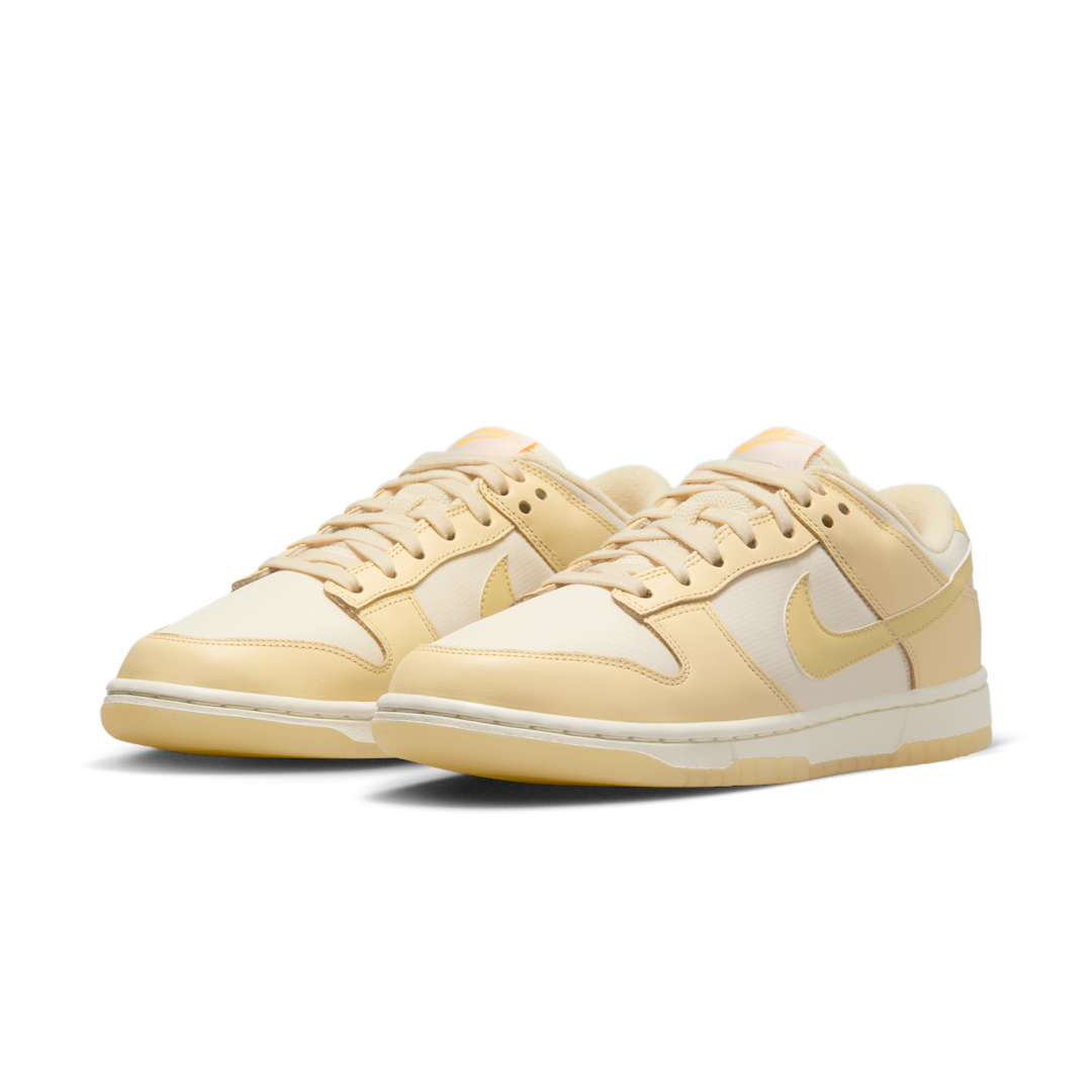 Overkicks - Nike Dunk Low Team Gold (FZ2552-100) - vista trasera
