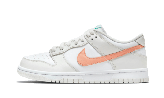 Overkicks - Nike Dunk Low Tropical Twist (CW1590-101) - vista lateral