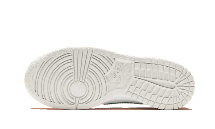 Overkicks - Nike Dunk Low Tropical Twist (CW1590-101) - par completo